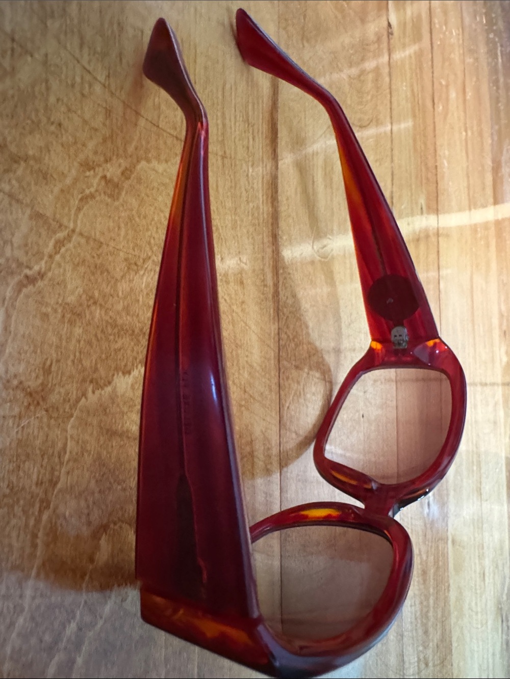 Fly Girls Sunglasses in Deep Red with White Case - Picture 4 of 5